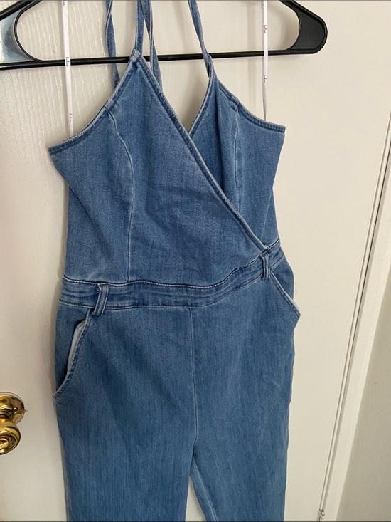Lulus Denim - Lulu's Blue Chambray Crossover Denim Overalls